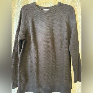 Old Navy women’s black Crewneck Sweater